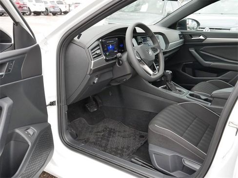 Certified 2022 Volkswagen Jetta Sport image 12