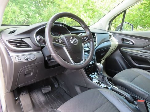 Used 2022 Buick Encore Preferred image 25
