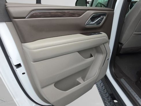 Used 2024 Chevrolet Suburban Z71 image 21