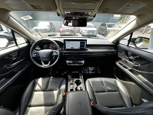 Certified 2024 Lincoln Corsair AWD image 16