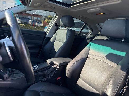 Used 2011 BMW 335i Sedan w/ Premium Pkg image 33