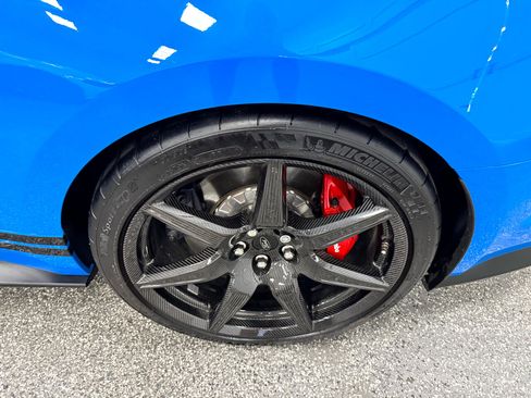 Used 2022 Ford Mustang Shelby GT500 w/ Carbon Fiber Track Pack image 25