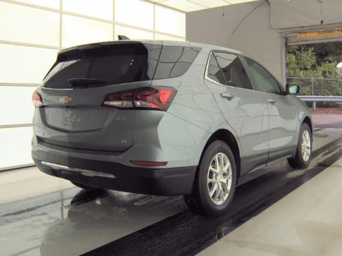 Used 2024 Chevrolet Equinox LT w/ Driver Convenience Package FWD image 3