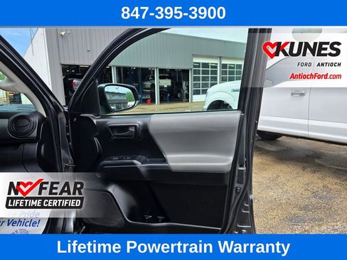 Used 2022 Toyota Tacoma SR AWD/4WD image 30