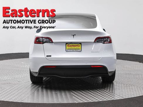 Used 2022 Tesla Model Y Long Range AWD/4WD image 5