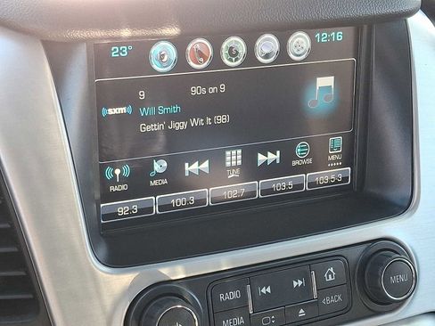 Used 2017 GMC Yukon SLT w/ Premium Edition image 18