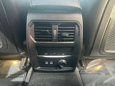 Used 2019 BMW 330i xDrive Sedan AWD/4WD image 13