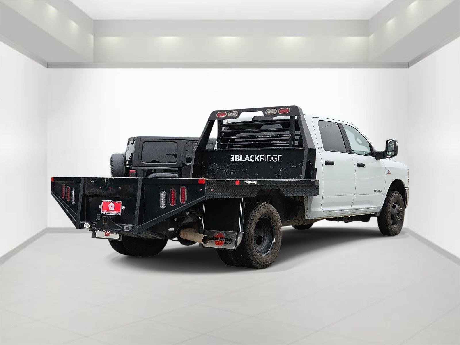 Used 2024 RAM 3500 SLT w/ Quick Order Package 2YG SLT AWD/4WD image 4