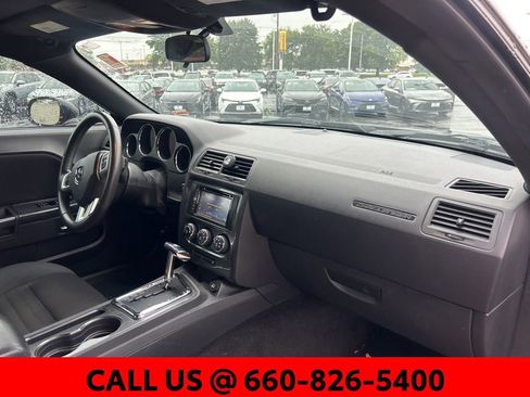 Used 2014 Dodge Challenger SXT w/ Sport Appearance Package RWD image 10