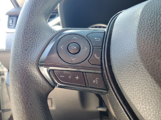 Used 2021 Toyota RAV4 LE FWD image 18