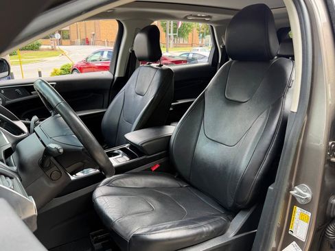 Used 2019 Ford Edge Titanium w/ Equipment Group 301A FWD image 26