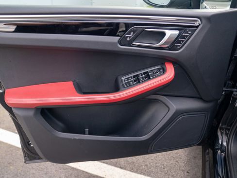 Used 2020 Porsche Macan S image 10