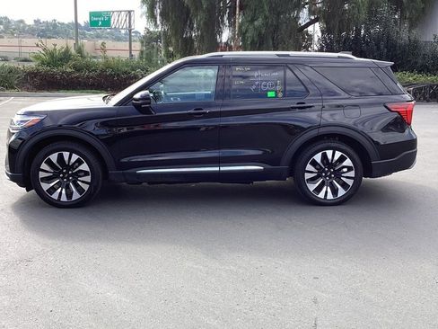 Used 2025 Ford Explorer Platinum w/ LUX Leather Package image 6