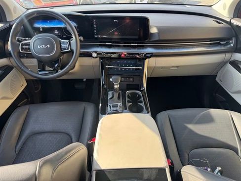 Certified 2023 Kia Carnival SX Prestige FWD image 17