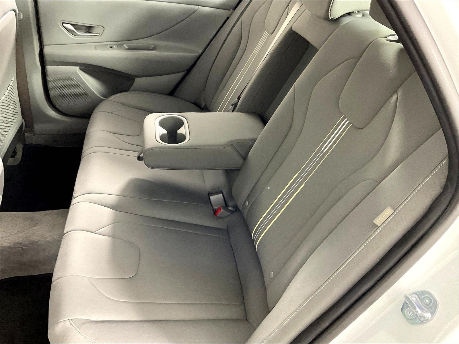 Certified 2026 Hyundai Elantra SEL Sport FWD image 36