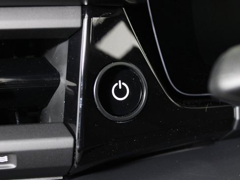 Certified 2025 Porsche Macan Turbo Electric image 22