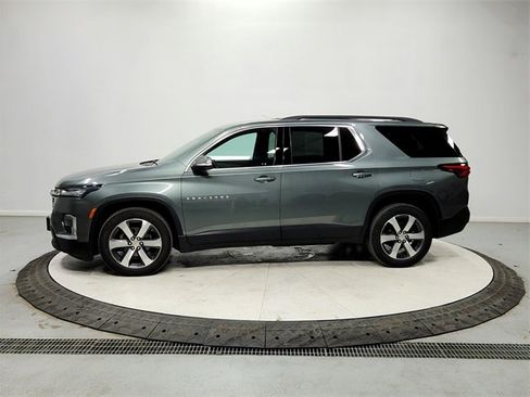 Used 2023 Chevrolet Traverse LT w/ LT Premium Package image 4