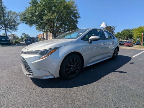 Certified 2024 Toyota Corolla LE FWD image 9