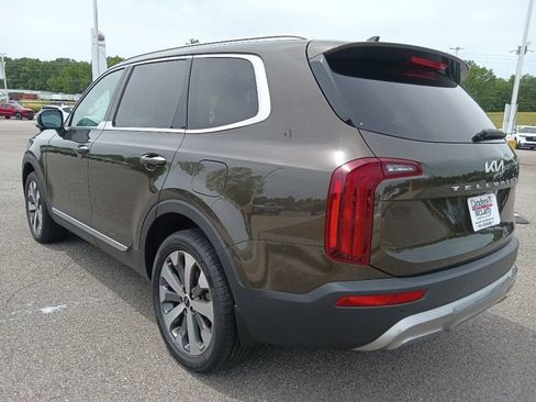 Used 2022 Kia Telluride S FWD image 5