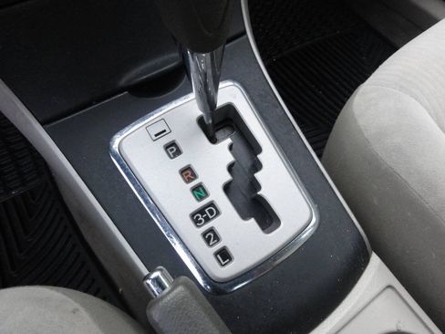 Used 2010 Toyota Corolla LE FWD image 22