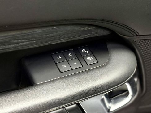 Used 2018 Land Rover Discovery HSE Luxury AWD/4WD image 12