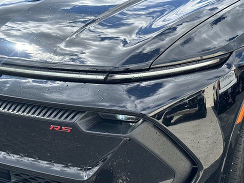 Used 2024 Chevrolet Equinox EV RS FWD image 11