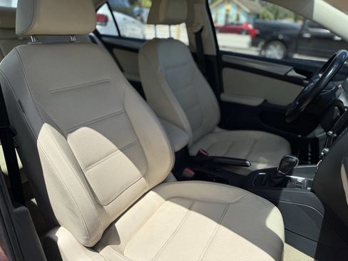 Used 2016 Volkswagen Jetta SE image 24