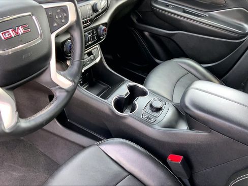 Used 2023 GMC Terrain SLT w/ Elevation Edition FWD image 16