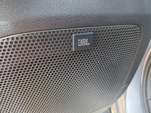 Used 2021 Toyota Tacoma Limited image 22