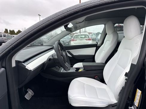 Used 2022 Tesla Model Y Performance image 22