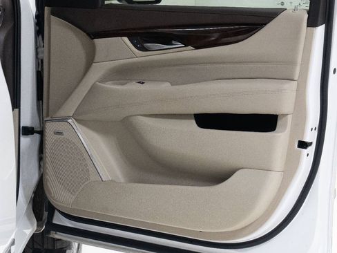 Used 2016 Cadillac Escalade ESV Premium AWD/4WD image 22