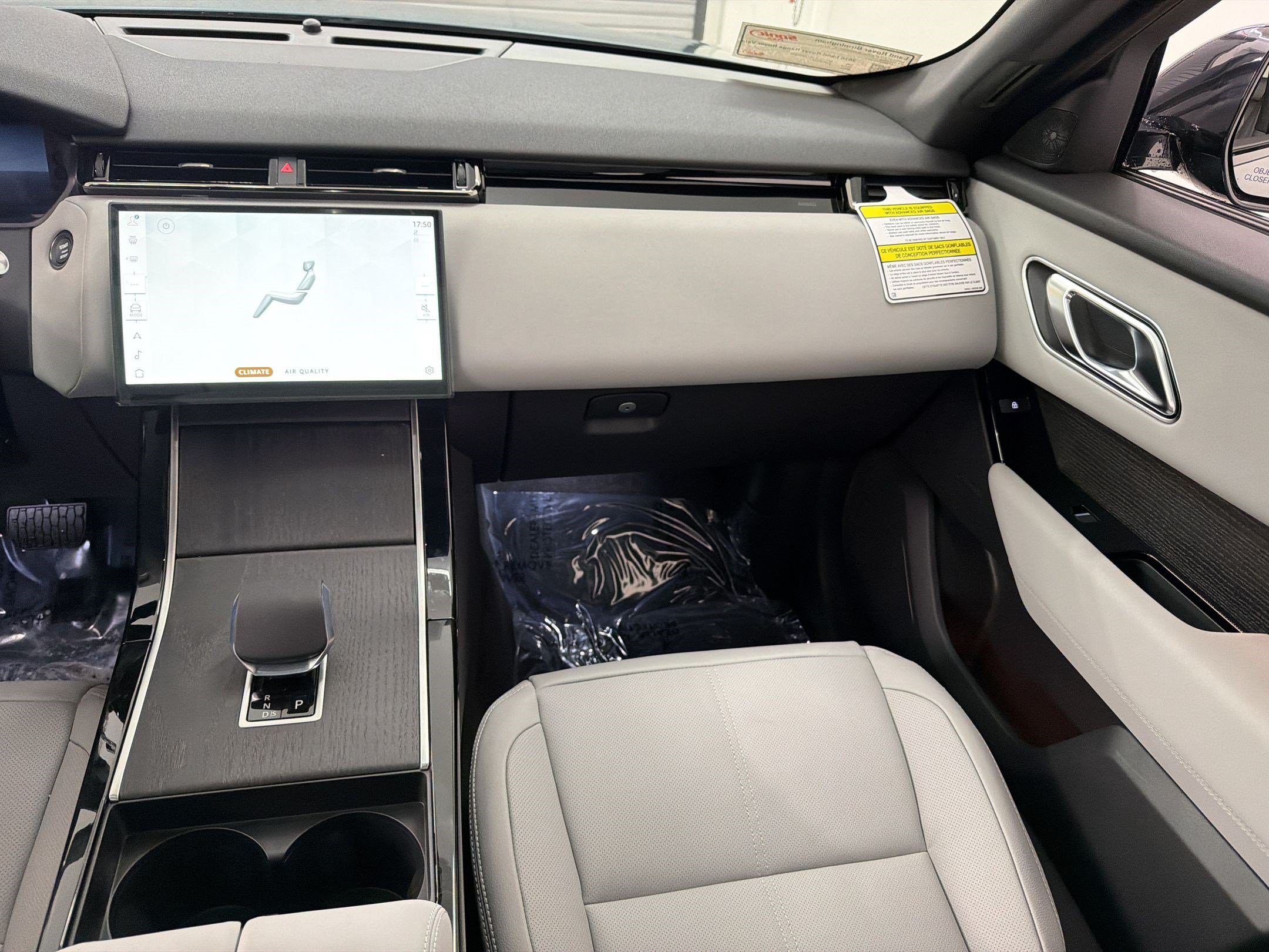 New 2026 Land Rover Range Rover Velar S AWD/4WD image 34