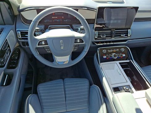 Certified 2024 Lincoln Navigator Black Label image 12
