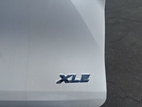 Used 2025 Toyota Sienna XLE image 19