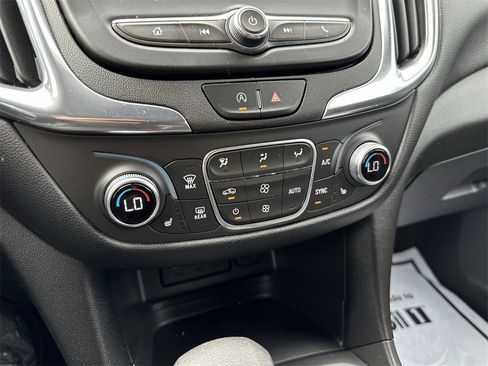 Used 2023 Chevrolet Equinox LT image 18