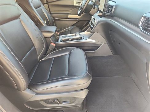 Used 2021 Ford Explorer XLT w/ Equipment Group 202A image 27