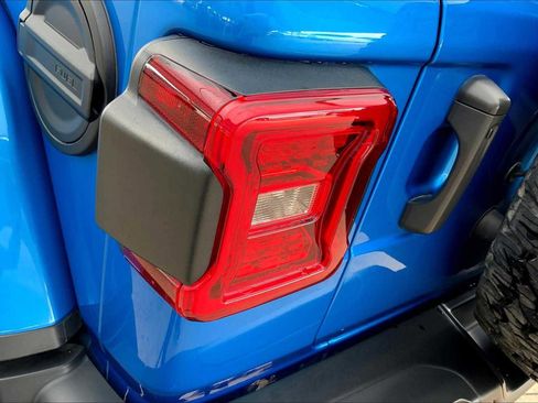 Used 2023 Jeep Wrangler Unlimited Rubicon 392 w/ Trailer Tow Package image 28