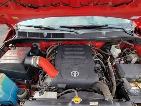 Used 2013 Toyota Tundra Limited w/ Memory Pkg AWD/4WD image 12