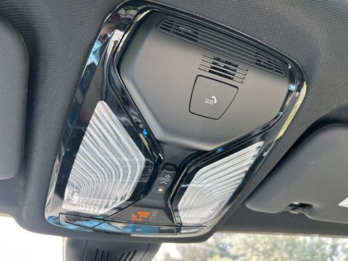 Used 2023 BMW X5 xDrive45e image 32