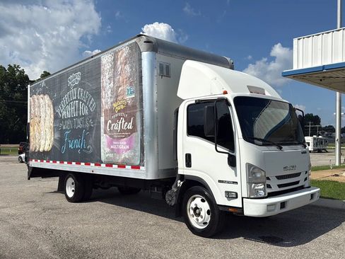 Used 2018 Isuzu NPR RWD image 7