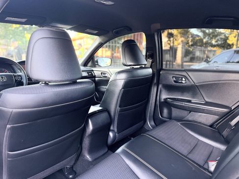 Used 2016 Honda Accord Sport image 10