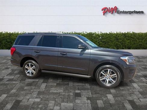 Used 2024 Ford Expedition XLT RWD image 9