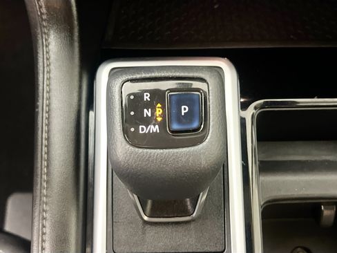 Used 2022 Nissan Pathfinder SV FWD image 24