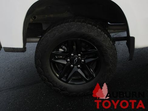 Used 2024 Chevrolet Silverado 1500 LT Trail Boss w/ Protection Package image 5