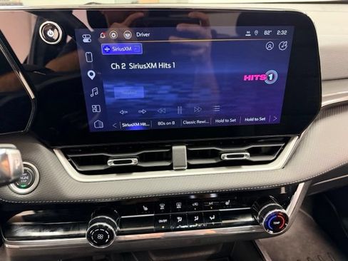 Certified 2025 Chevrolet Equinox LT w/ Safety and Technology Package AWD/4WD image 11