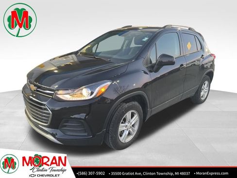 Certified 2022 Chevrolet Trax LT w/ LT Convenience Package image 1