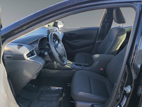 Used 2025 Toyota Corolla LE image 9