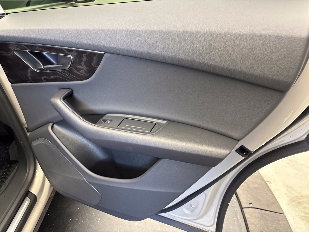 Certified 2023 Audi Q8 Premium AWD/4WD image 28