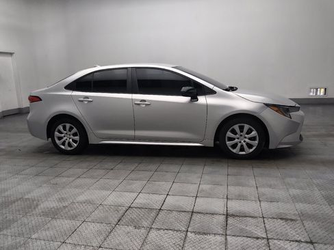Used 2022 Toyota Corolla LE FWD image 11