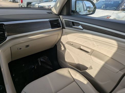 Certified 2023 Volkswagen Atlas SE FWD image 16